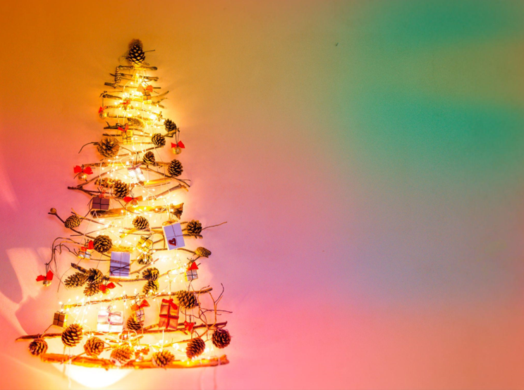 Making Your Holidays Romantic and Cozy: The Most Realistic Artificial Christmas Trees